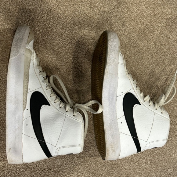 Youth Nike Blazer Mid ‘77 - Picture 3 of 9